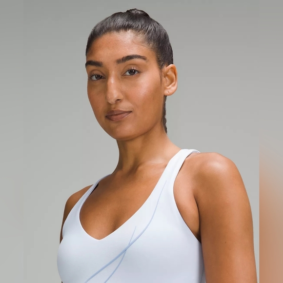 NWT lululemon Align Tank TopFluid Graphic Size 4 - Picture 3 of 4